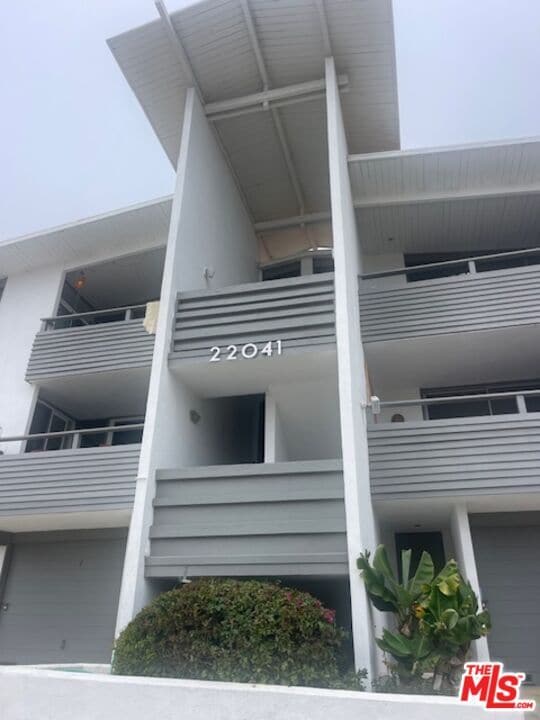 Building Photo - 22041 Pacific Coast Hwy Unit 5