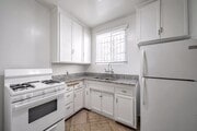Photo - 681 Levering Ave Unit 681