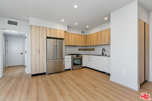 Photo - 12431 Rochester Ave Unit PH7