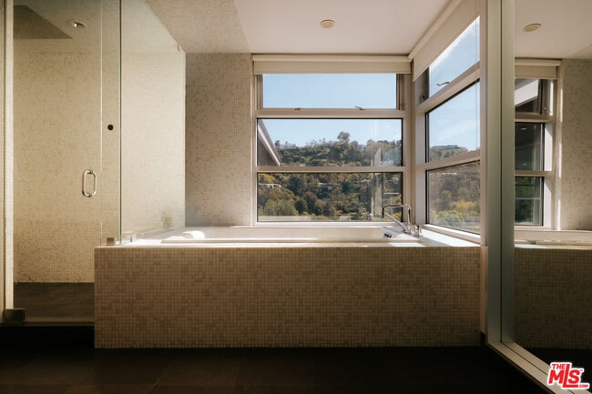 Photo - 2651 Nichols Canyon Rd