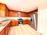 Photo - 762 W 21st St Unit 2