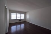 Photo - 11041 Moorpark St Unit 04