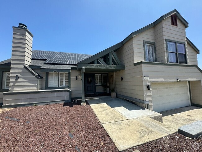Building Photo - On Top of the Hill Estate! Rental