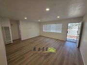 Photo - 910 Saturn Blvd