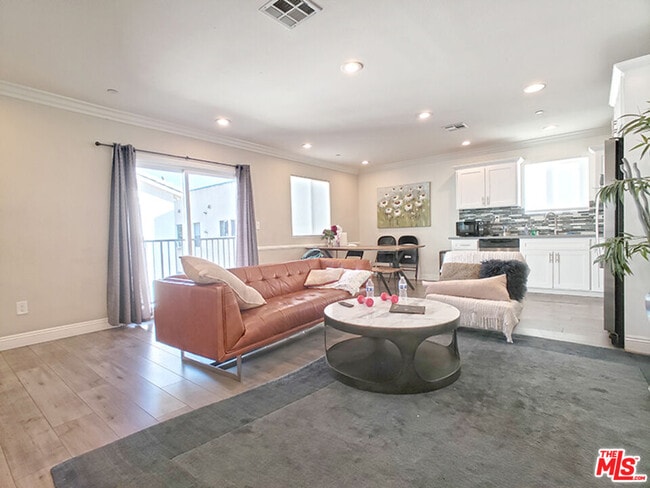 Photo - 963 N Wilton Pl Unit 965 1/2