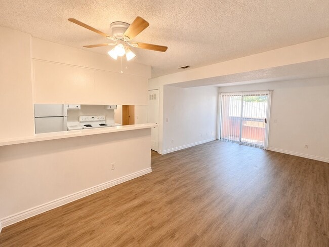 Building Photo - 13950 Foothill Blvd Unit 111