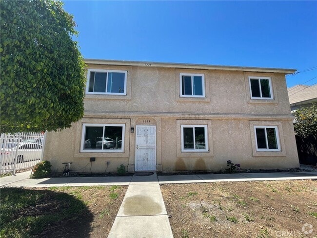 Building Photo - 1332 W 20th St Unit 1334-1334 Rental