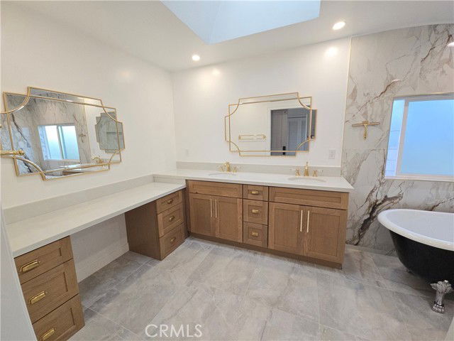 Photo - 341 Ave Atezada