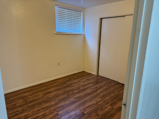 Photo - 311 1/2 W Cypress Ave
