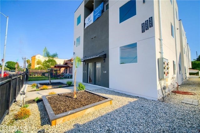 Photo - 630 E Adams Blvd