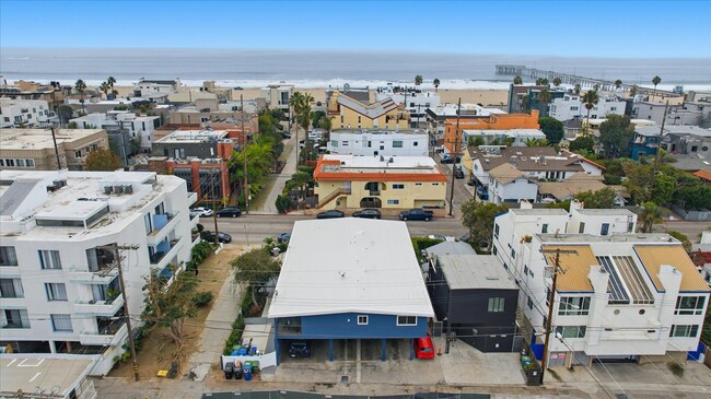 Photo - 3320 Pacific