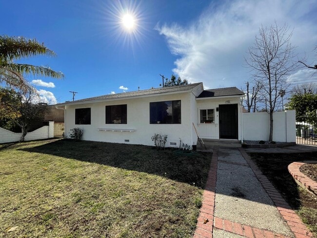 Photo - 7359 Amestoy Ave