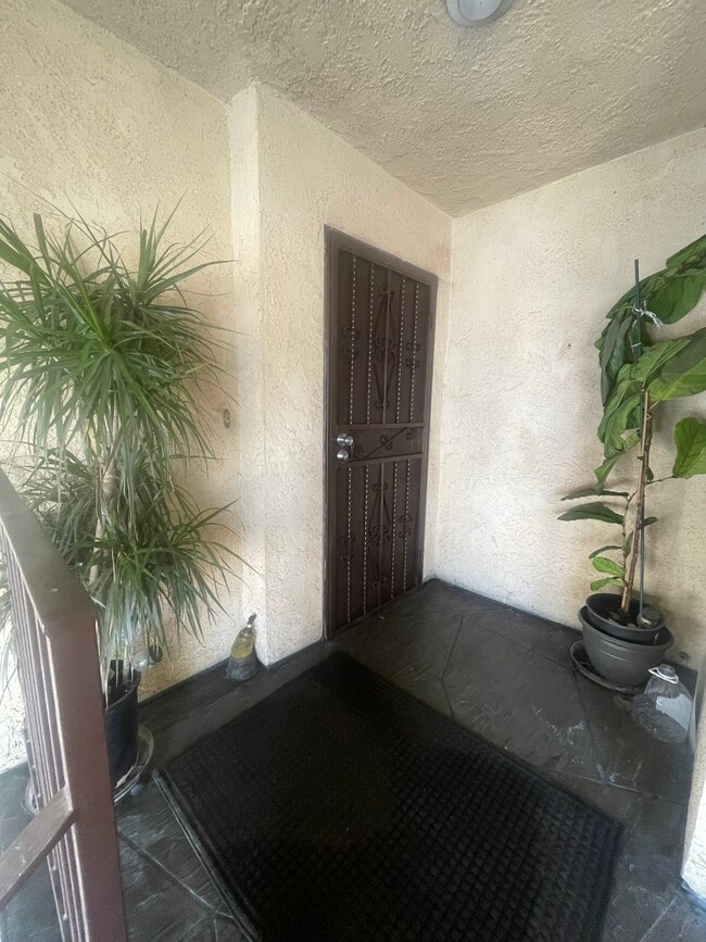 Photo - 515 W Gardena Blvd