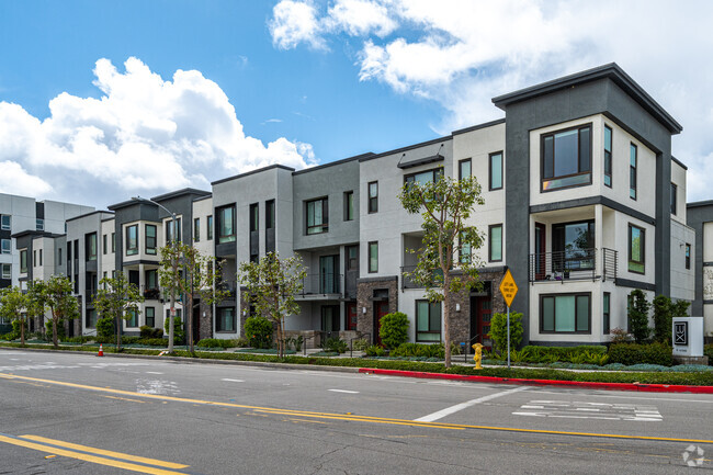 17821 Gillette Ave - Lux Townhomes