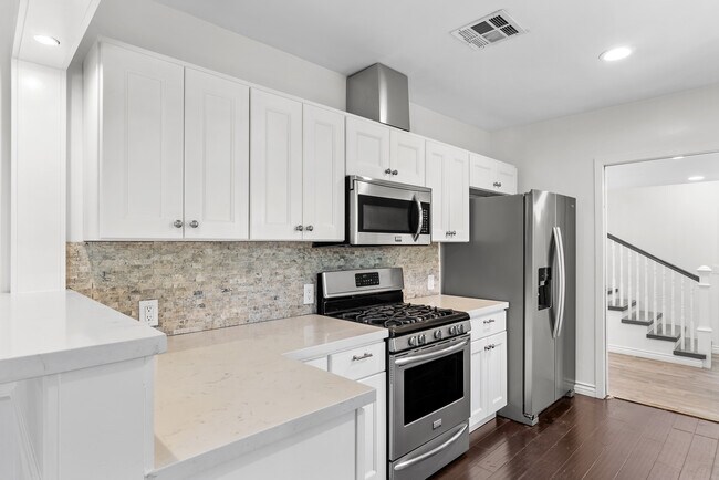 Photo - 4242 Van Nuys Blvd