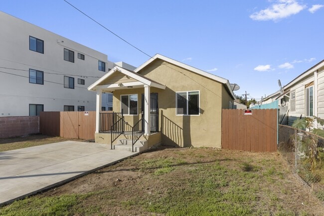 Photo - 1443 W 36th Pl