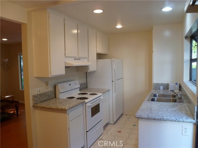 Photo - 215 Springview