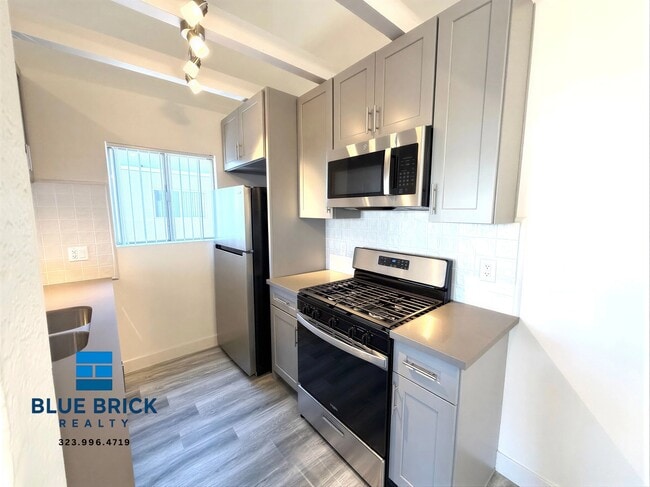 Photo - 6738 Independence Ave Unit 202