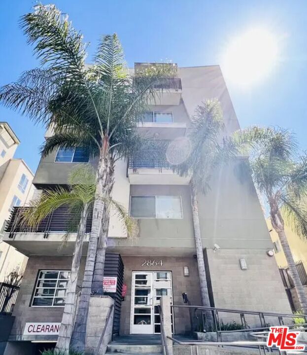 Building Photo - 2864 Sunset Pl Unit 402