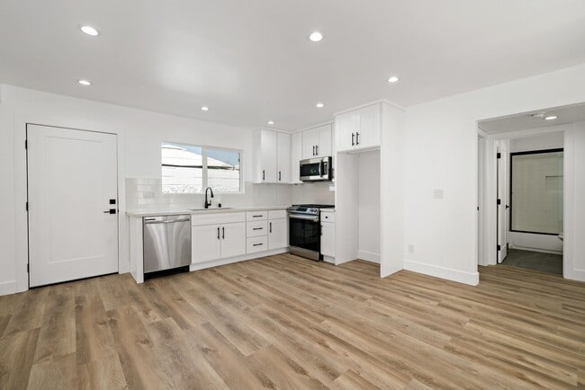 Photo - 4723 Albury Ave Unit 4725-01