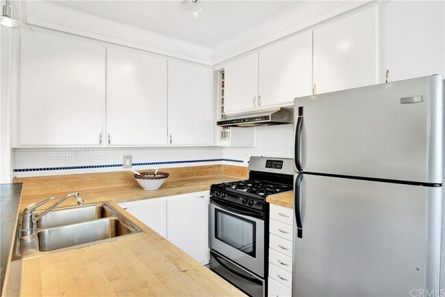 Photo - 9005 Cynthia St Condo Unit 301