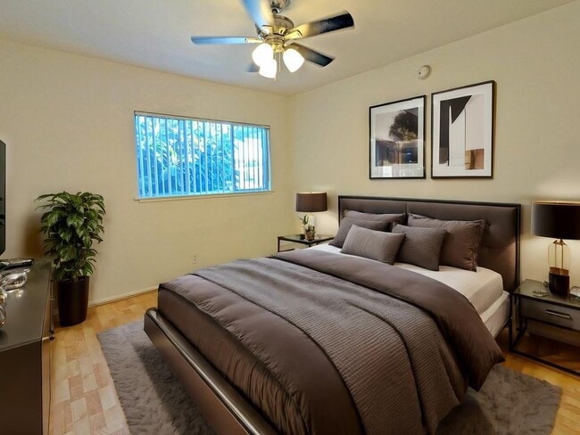 Photo - 3408 Mentone Ave Unit 5