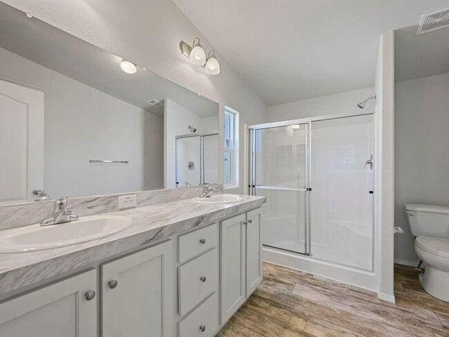 Photo - 4400 W Florida Ave