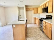 Photo - 32040 Poppy Way