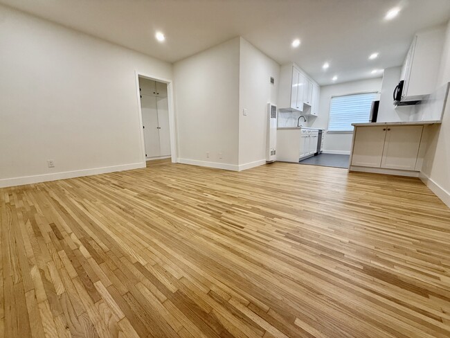 Photo - 3563 1/2 Keystone Ave Unit 3563 1/2