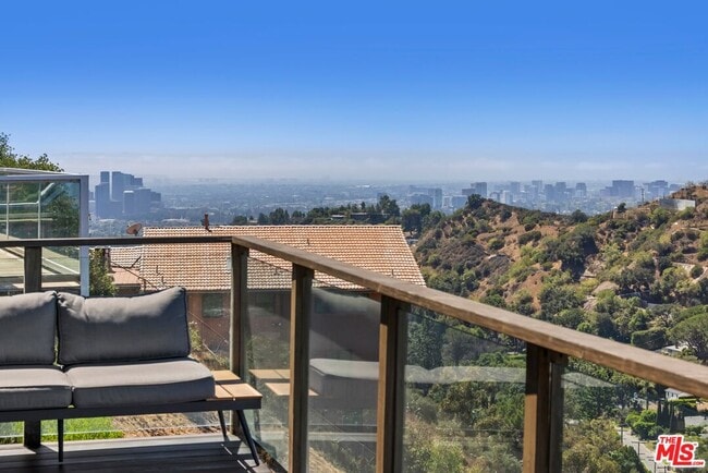 Photo - 2235 Gloaming Way