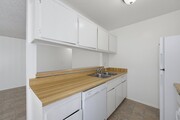 Photo - 6907 Whitsett Ave Unit 113