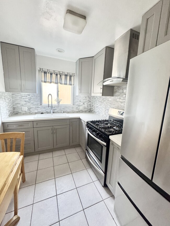 Photo - 1751 Winona Blvd Unit 6