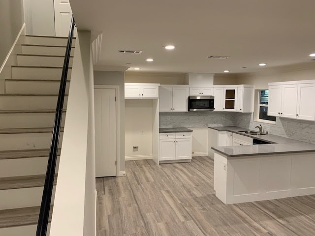 Photo - 6913 Vinevale Ave