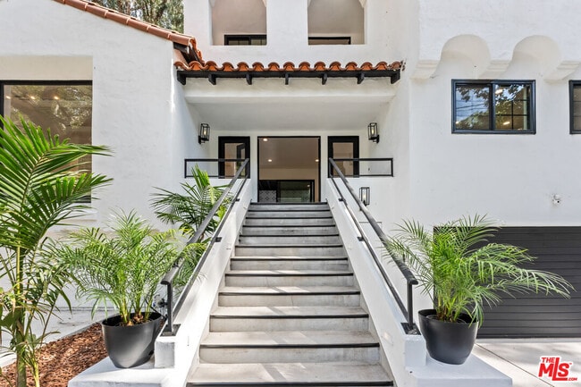 Photo - 1800 Benedict Canyon Drive