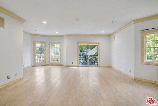 Photo - 2258 Gloaming Way