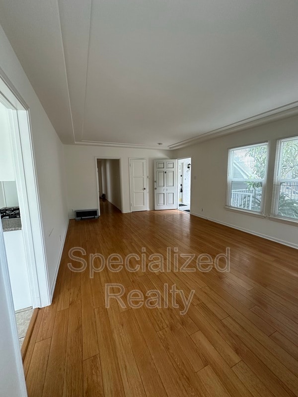 Photo - 769 E Doran St