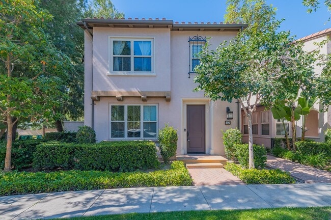Photo - 3BD/2.5BA/2Garage Two Story upgraded End Unit Condo Woodbury Irvine $4800