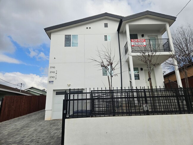 Building Photo - LANFRANCO(3743) Unit LANFRANCO(3743 1/4)