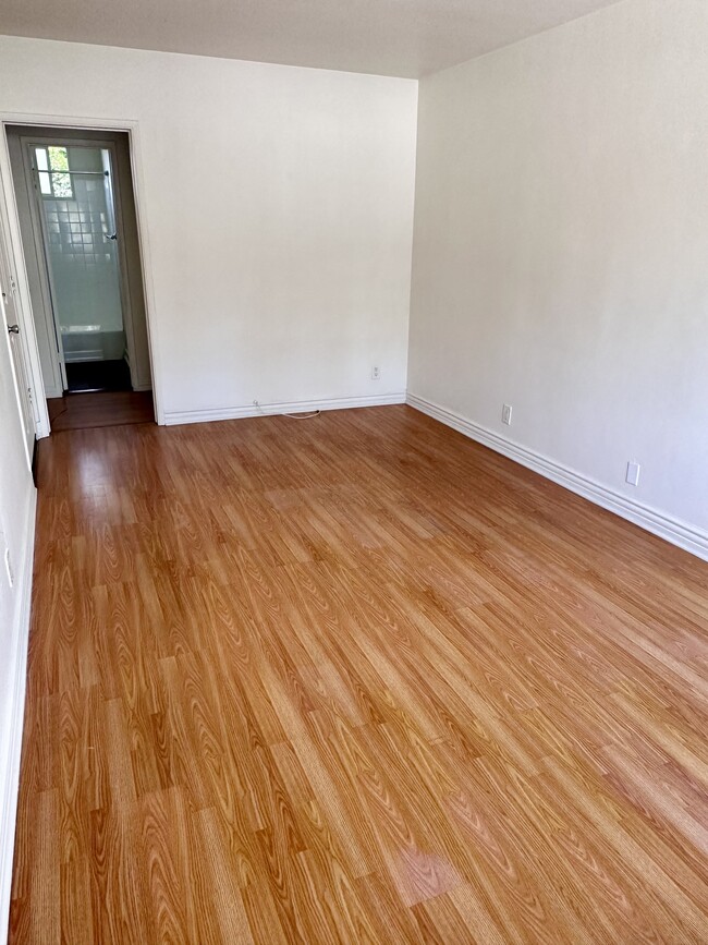 Photo - 10850 Landale St Unit 3