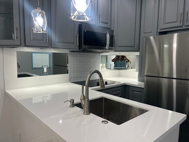 Photo - 1444 Alvira St