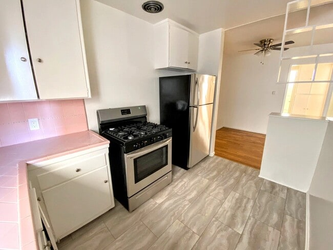 Building Photo - 422 S Willaman Dr