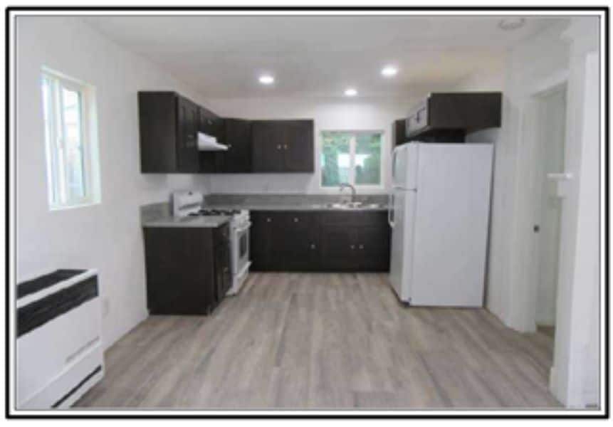 Photo - 337 W 8th St House