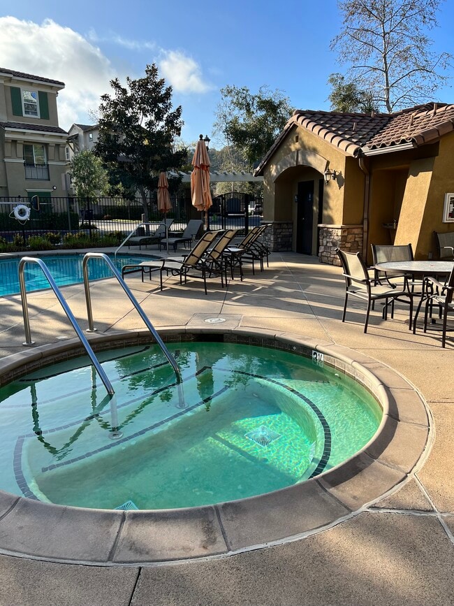 Photo - 1375 Dolomite Way