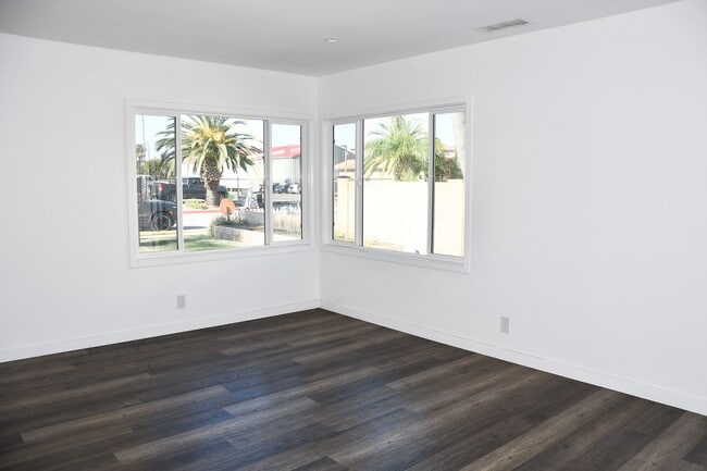 Photo - Jameson (167-169) Unit Jameson (169)