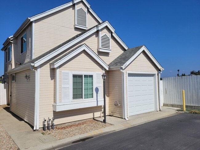 Great Encanto Location - three bedroom, th... - Great Encanto Location - three bedroom, th... House