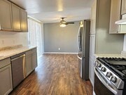 Photo - Cozy 3 Bedroom 1.5 Bathroom Near The Natio... House