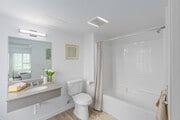 1BR, 1BA - 499SF - Bathroom - 2551 Commercial St Apartments