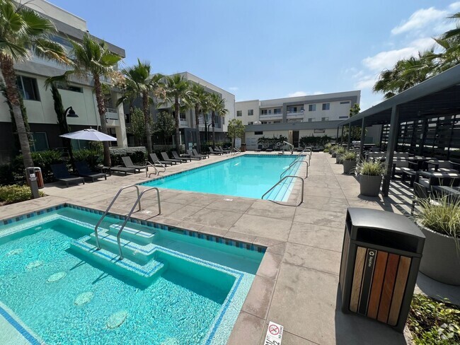 Building Photo - Upscale Living 2 Bed 2 Bath Condo in Anahe... Unit 102