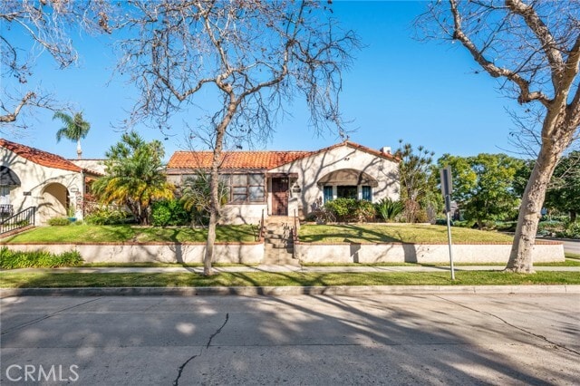 Photo - 929 E 37th St