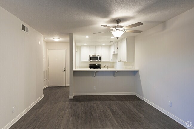 1BR, 1BA -750SF - Rose Pointe Apartments